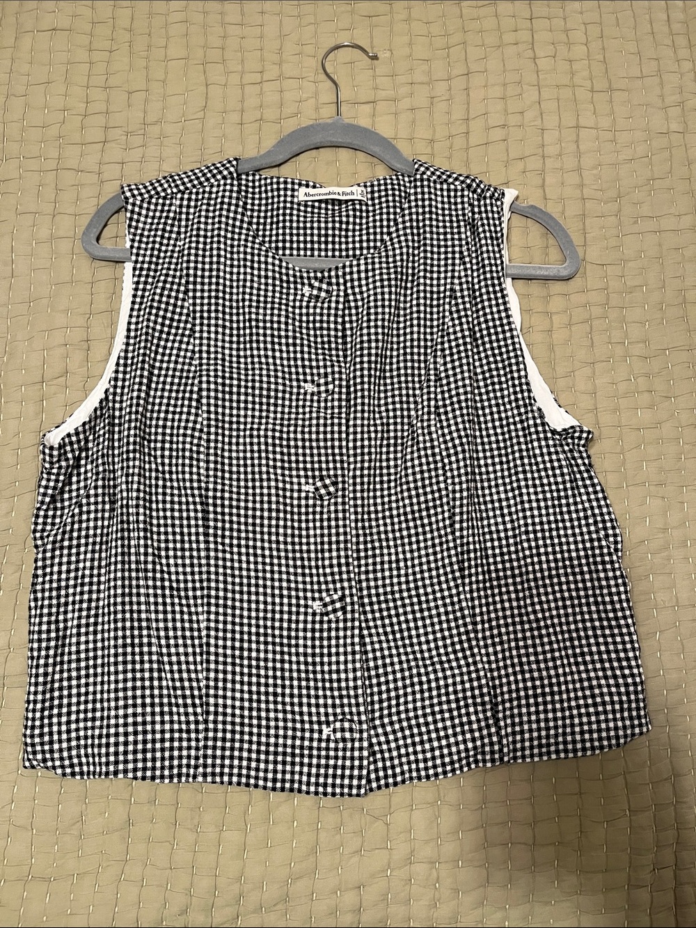 Abercrombie & Fitch Black and White Gingham Sleeveless Button-Front Top